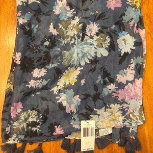 Vera Bradley Soft Fringe Scarf in Chrysanthemum Crush